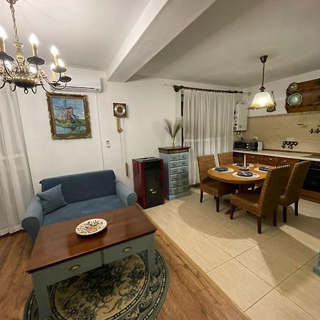 Апартаменти Apartament Yannis Алба-Юлія Екстер'єр фото