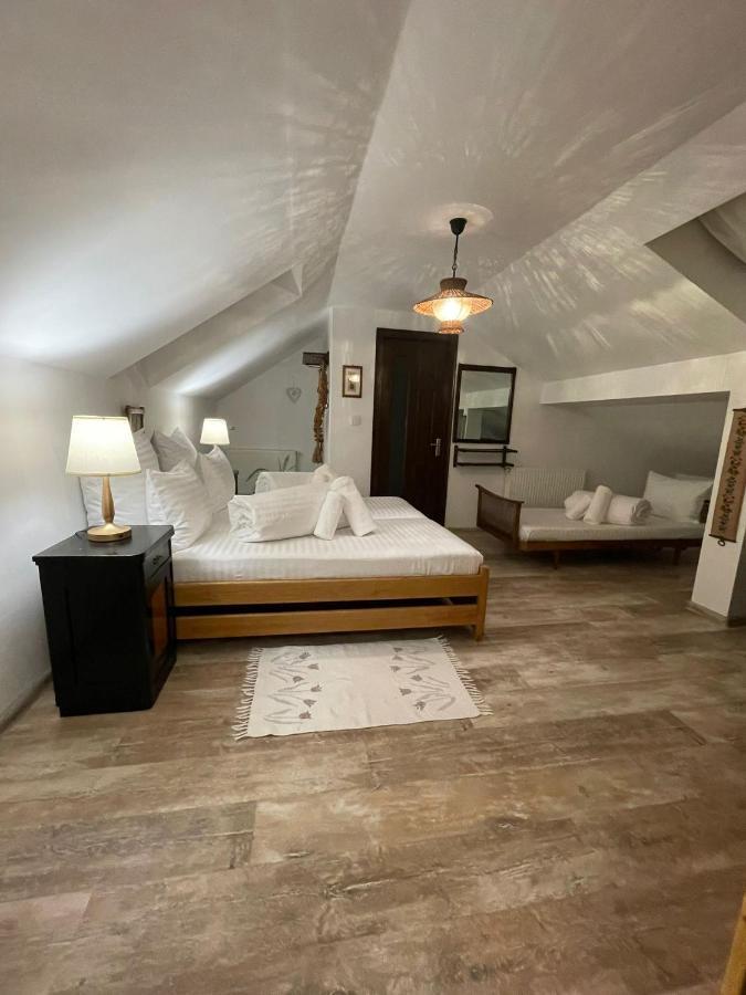 Апартаменти Apartament Yannis Алба-Юлія Екстер'єр фото