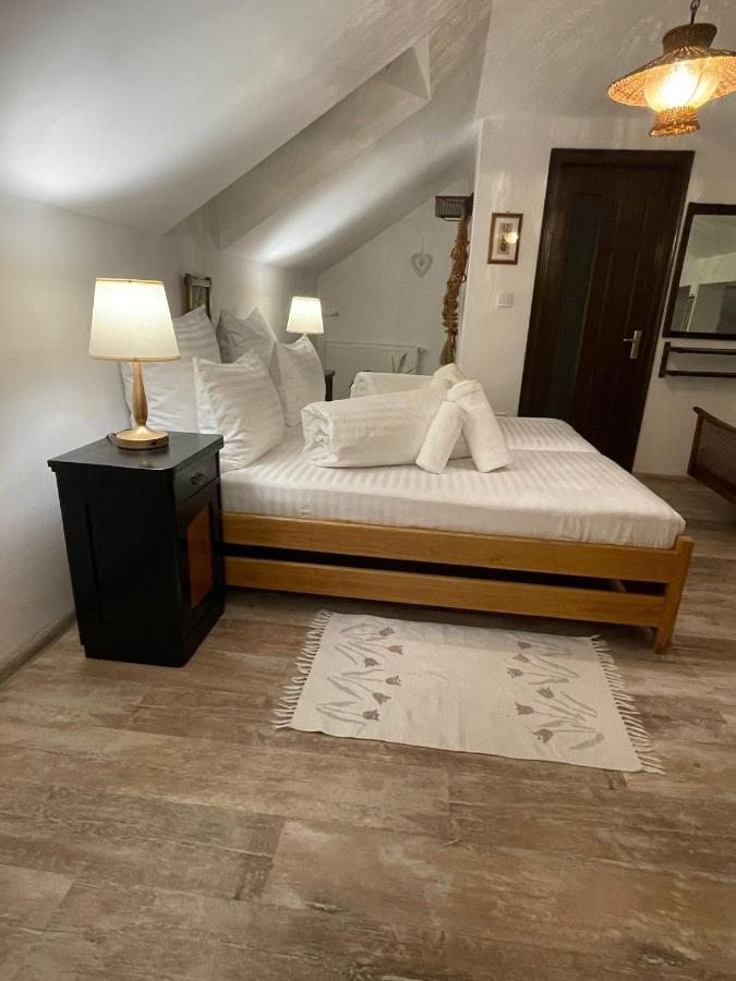 Апартаменти Apartament Yannis Алба-Юлія Екстер'єр фото